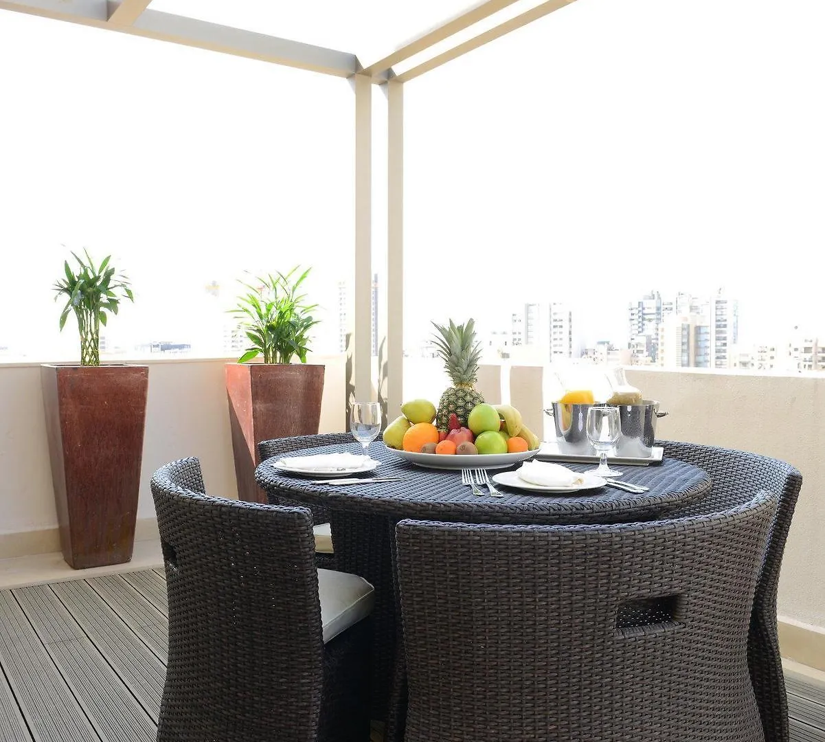 Coral Beirut Al Hamra Hotel 4*,